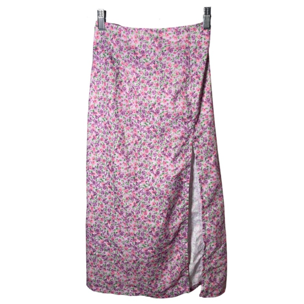 Medium long floral skirt, thin material